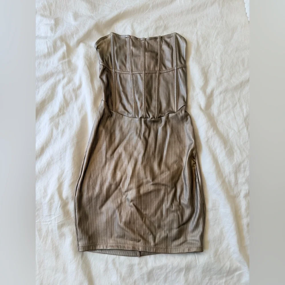 Strapless Gold Bodycon Dress - Picture 3 of 4